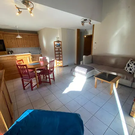 Spacieux 3 Pièces Avec Balcon Et Parking - Fr-1-692-106 Appartement *