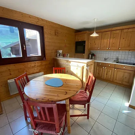 Spacieux 3 Pièces Avec Balcon Et Parking - Fr-1-692-106 Appartement *